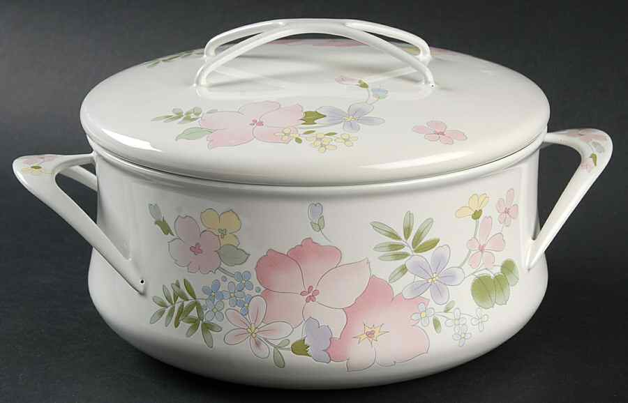 Courtney 1.5 Quart Metal Covered Casserole by Kobe-1