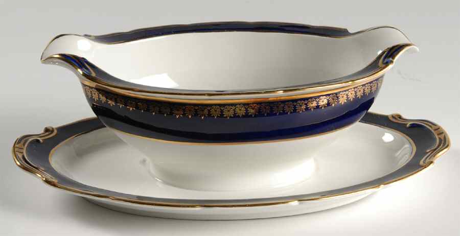 KOK1 Gravy Boat with Attached Underplate by Kokura-1