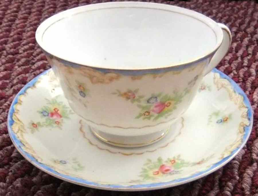 KON15 Footed Cup & Saucer Set by Kongo-1