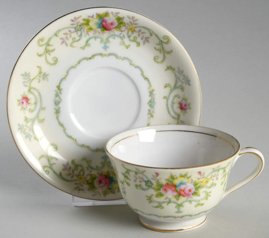 KON4 Footed Cup & Saucer Set by Kongo-1