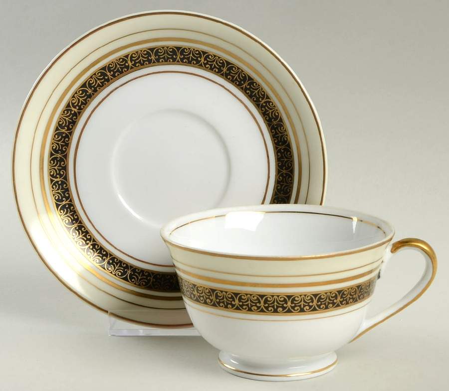 KON43 Footed Cup & Saucer Set by Kongo-1