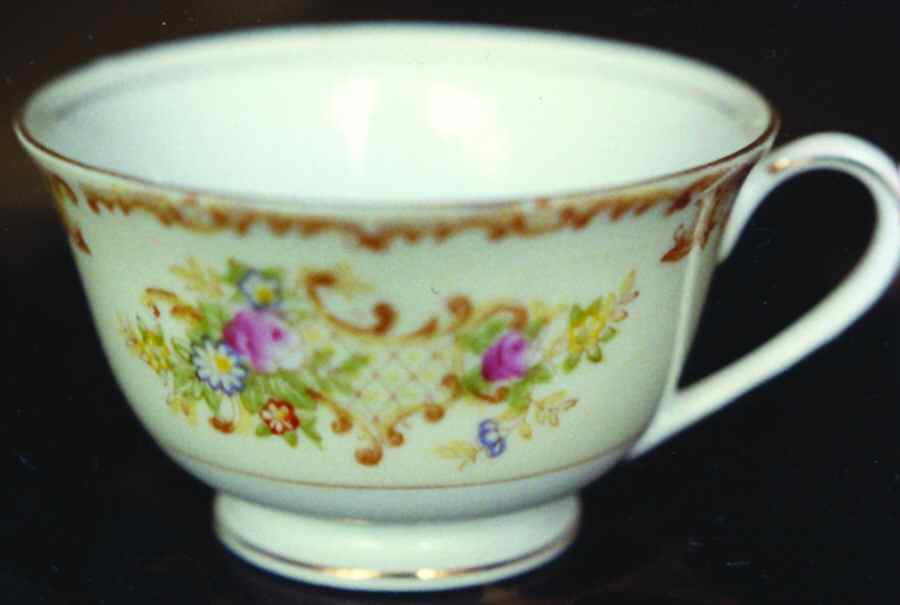 KON48 Footed Cup by Kongo-1