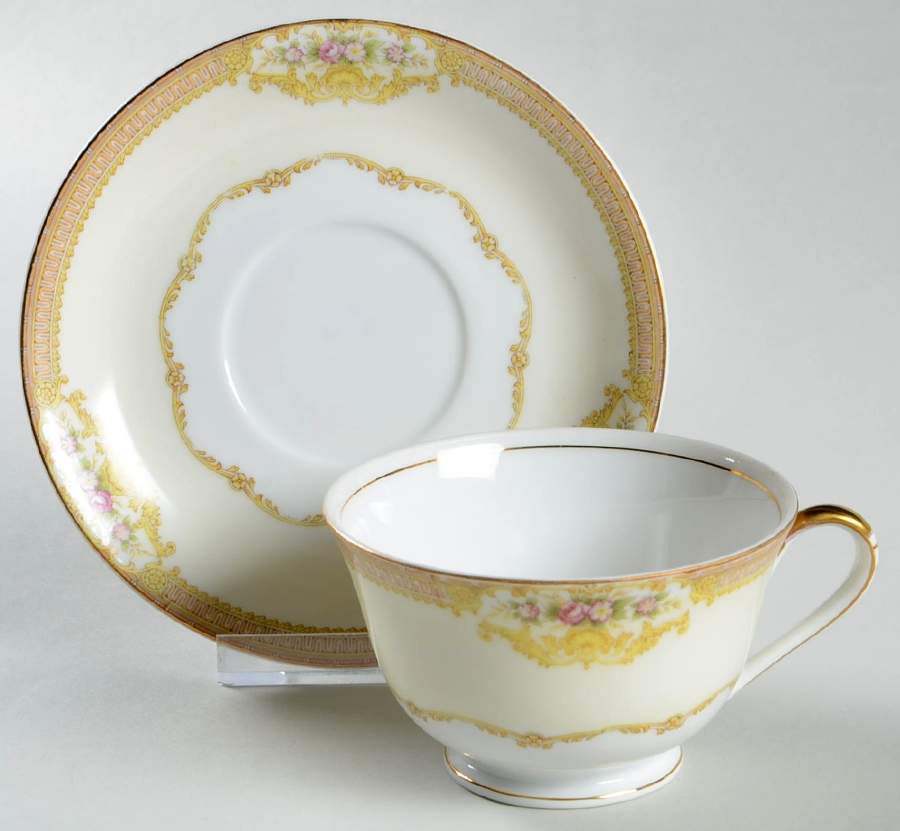 KON8 Footed Cup & Saucer Set by Kongo-1