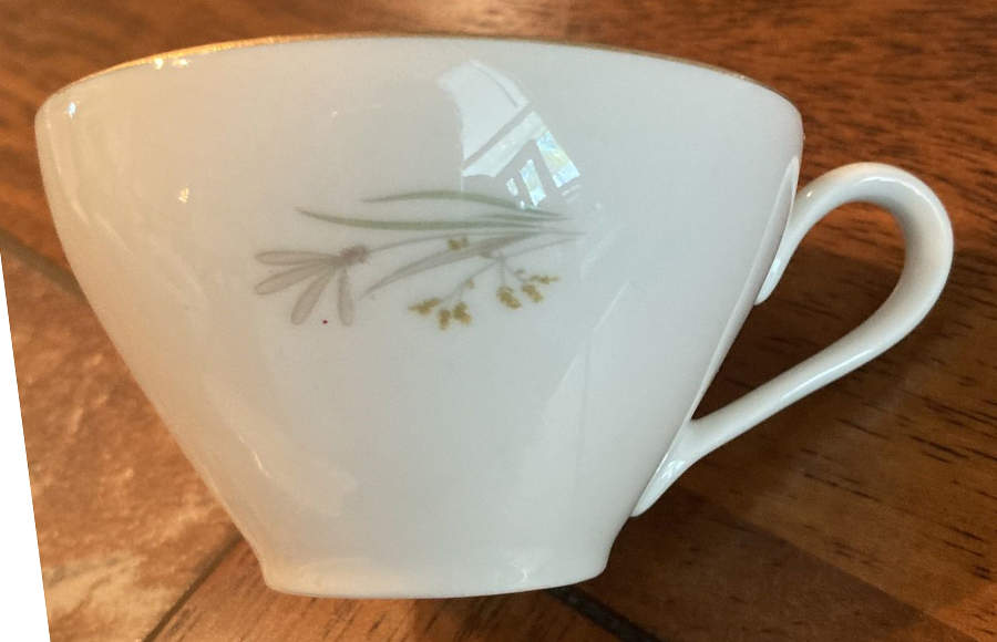 606 (White, Gold Trim) Flat Cup by KPM-1