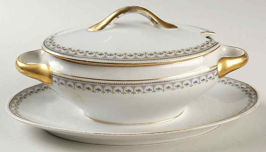 The Emden Gravy Boat w/Attached Underplate & Lid by KPM-1