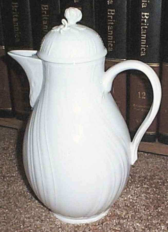 Neuosier Coffee Pot & Lid by KPM-1