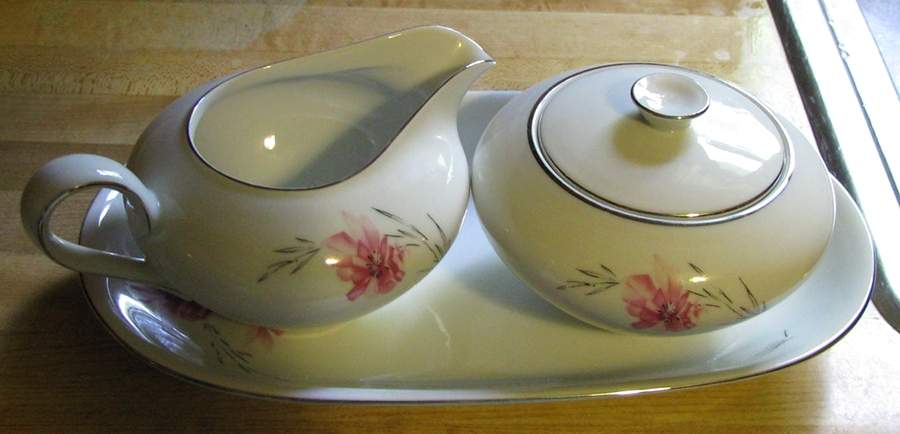 KPM39 Sugar Bowl & Lid by KPM-1