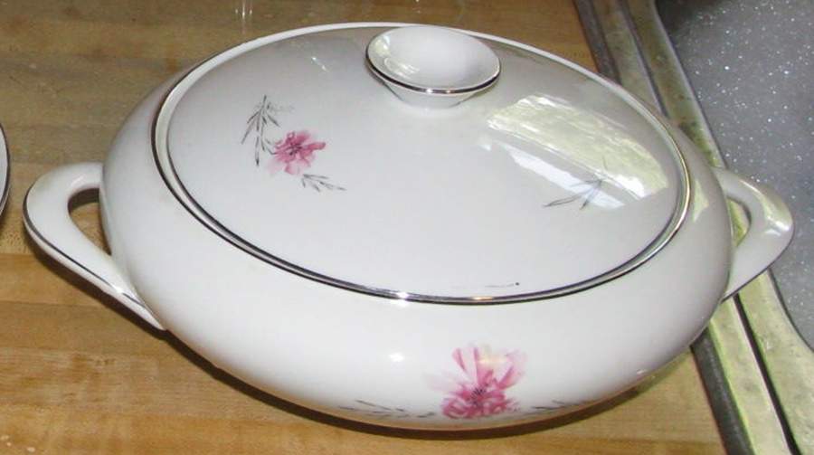 KPM39 Round Covered Vegetable by KPM-1