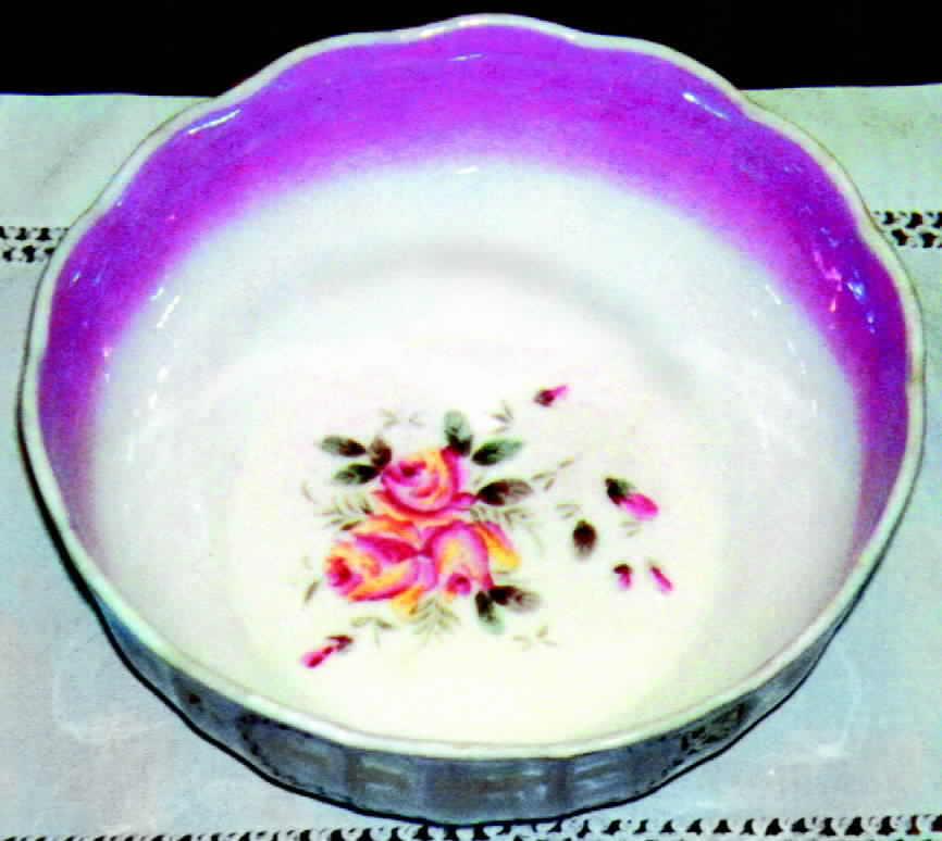 KPM48 9" Round Vegetable Bowl by KPM-1
