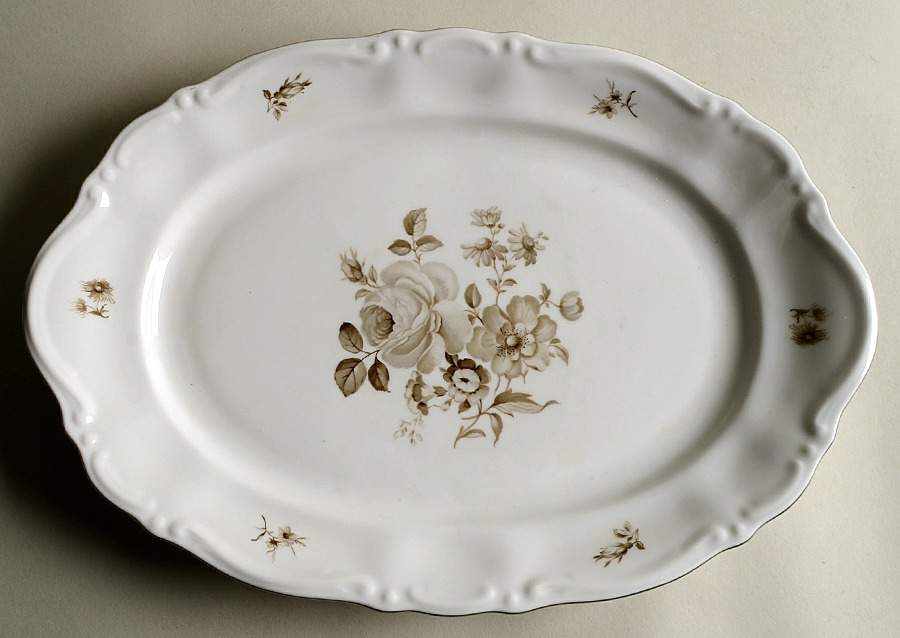 Sophia 12" Oval Serving Platter by Kronester-1
