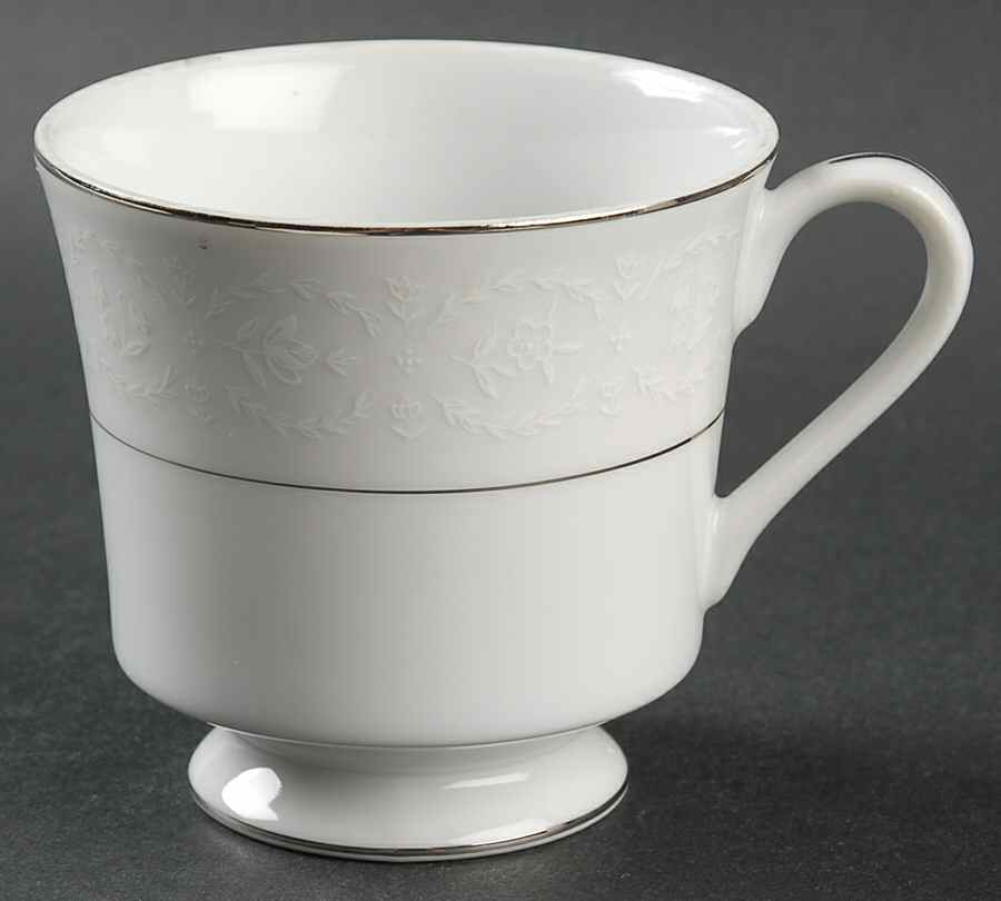 Petite Fleurs Footed Cup by Kessington-1