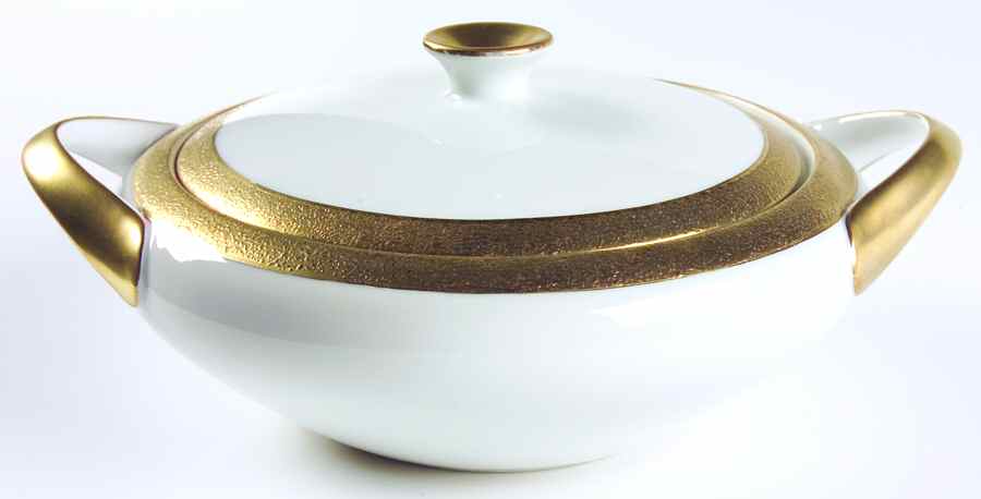 KUT18 Round Covered Vegetable by Kutani-1