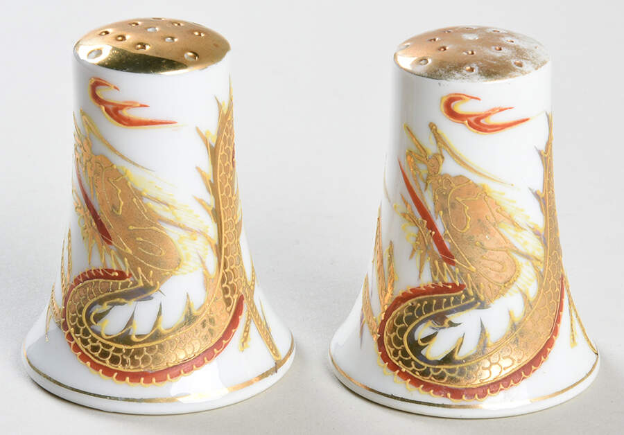 KUT24 Salt & Pepper Set by Kutani-1