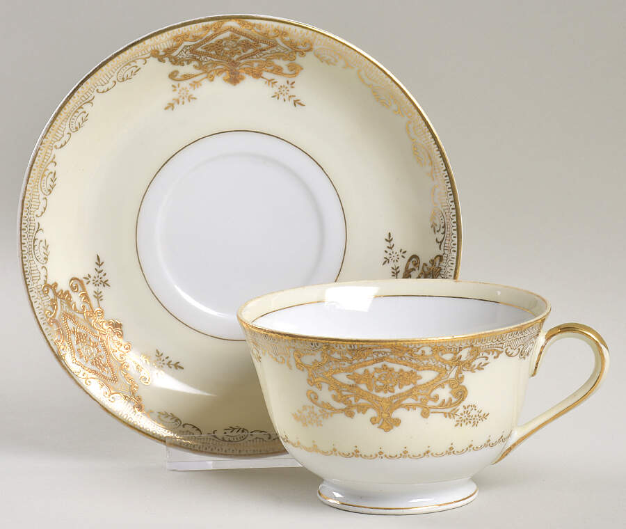Goldana Footed Cup & Saucer Set by Kyoto-1