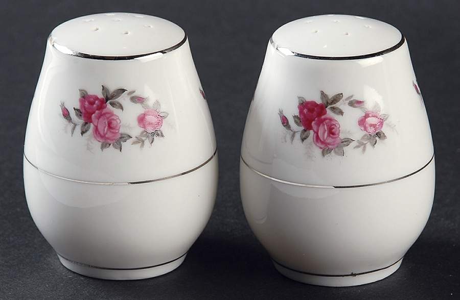 Rose Garland Salt & Pepper Set by Kyoto-1