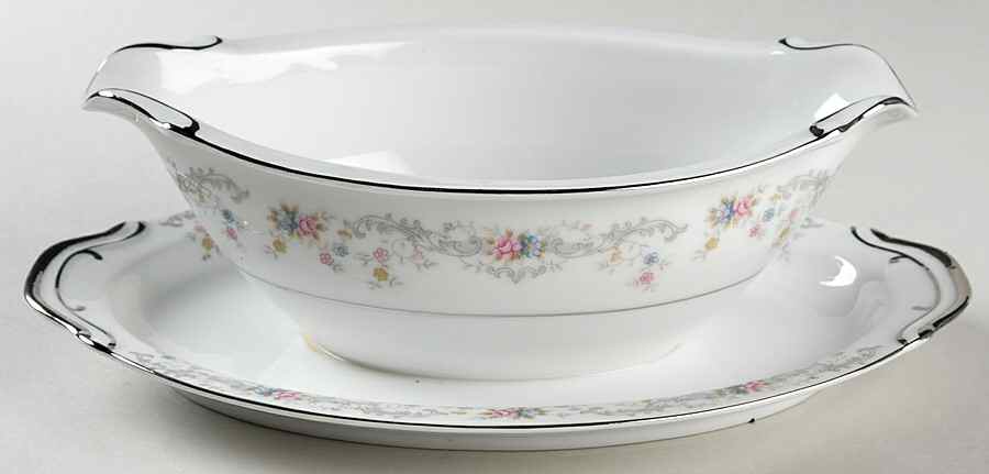 Rose Point Gravy Boat with Attached Underplate by Kyoto-1