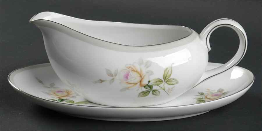 Shirley Gravy Boat & Underplate by Kyoto-1