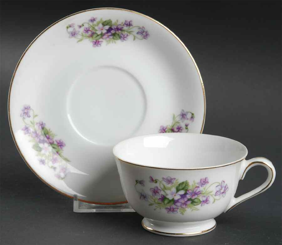Violet Footed Cup & Saucer Set by Kyoto-1