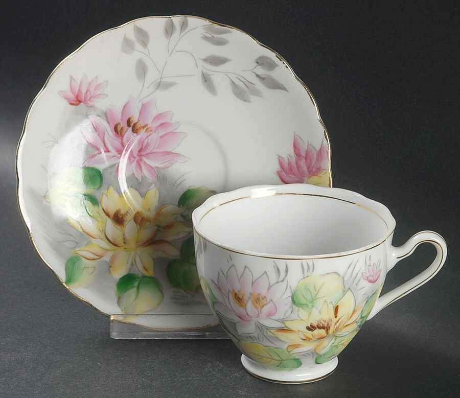 Flower of The Month Series Footed Cup & Saucer Set by Kasuga-1