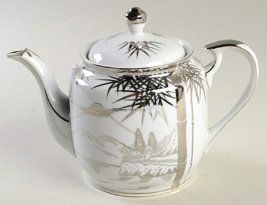KUT43 Small Teapot & Lid by Kutani-1