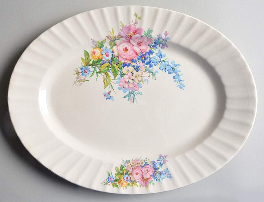 KNO415 13" Oval Serving Platter by Edwin Knowles-1