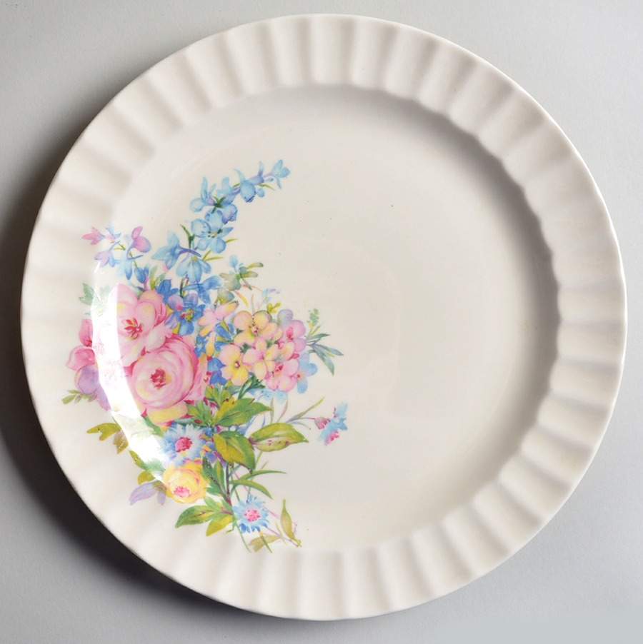 KNO415 Luncheon Plate by Edwin Knowles-1