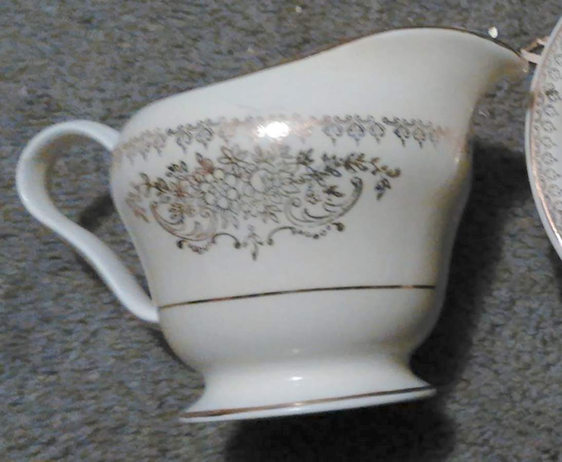 KNO423 Creamer by Edwin Knowles-1