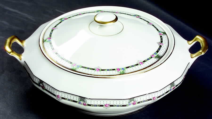 KNO336 Round Covered Vegetable by Edwin Knowles-1