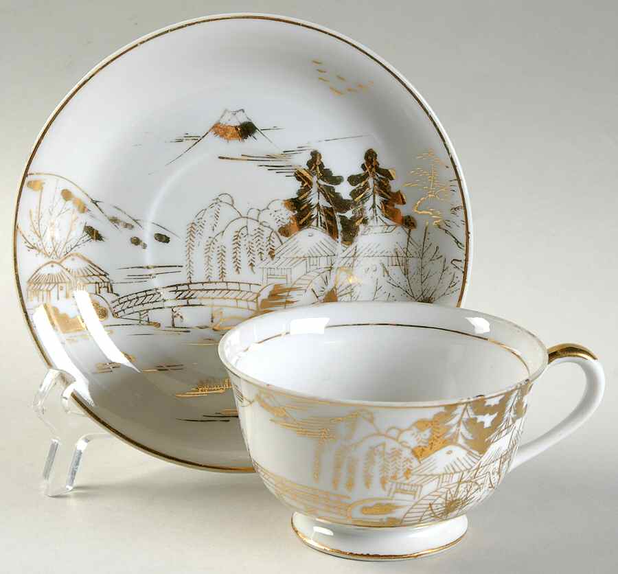 KUT54 Footed Cup & Saucer Set by Kutani-1