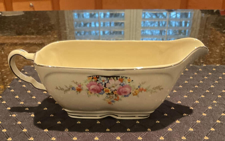 KNO358 Gravy Boat by Edwin Knowles-1