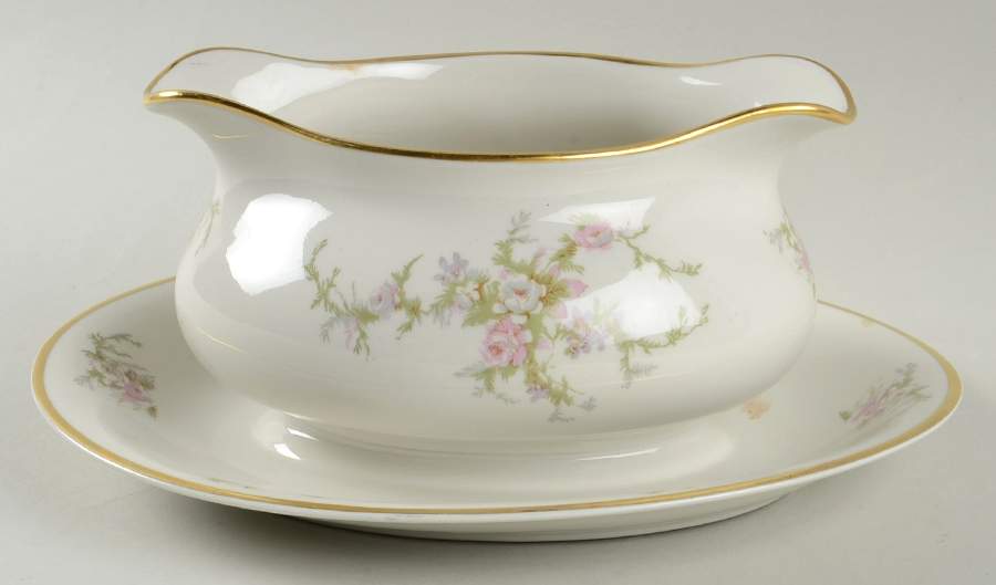 Hathaway Gravy Boat with Attached Underplate by Kirk-1