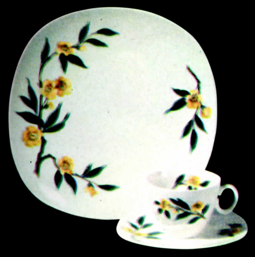 Meadow Gold Dinner Plate by Edwin Knowles-1