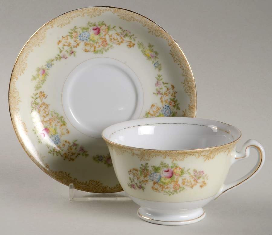 KIK28 Footed Cup & Saucer Set by Kikusui-1