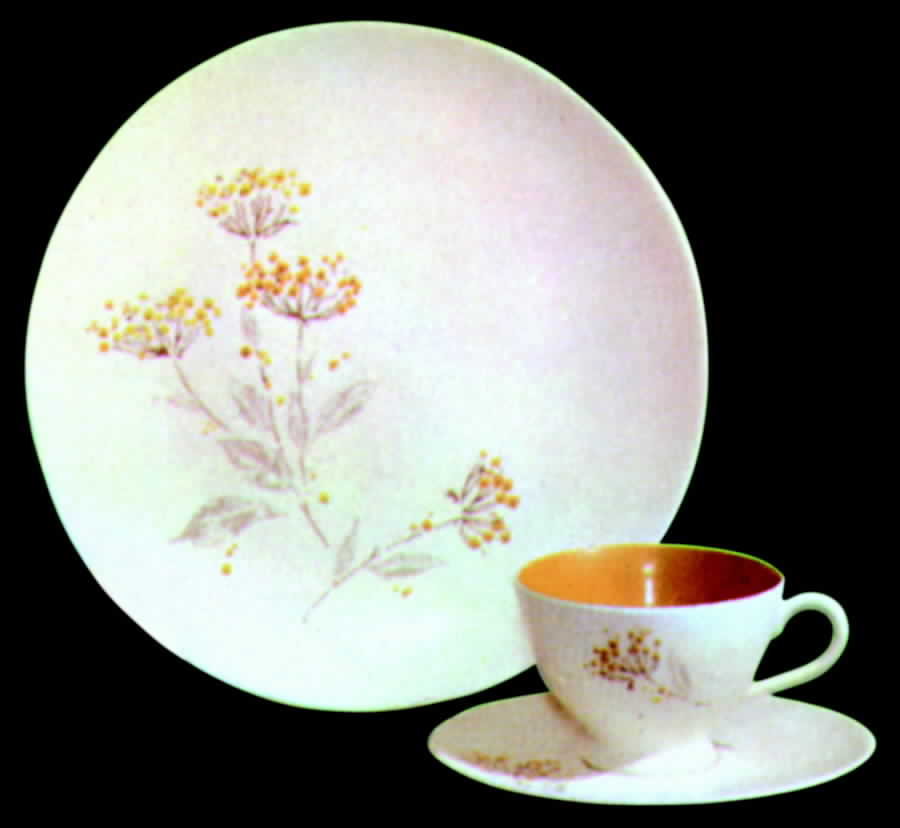 Breath O'spring Dinner Plate by Edwin Knowles-1