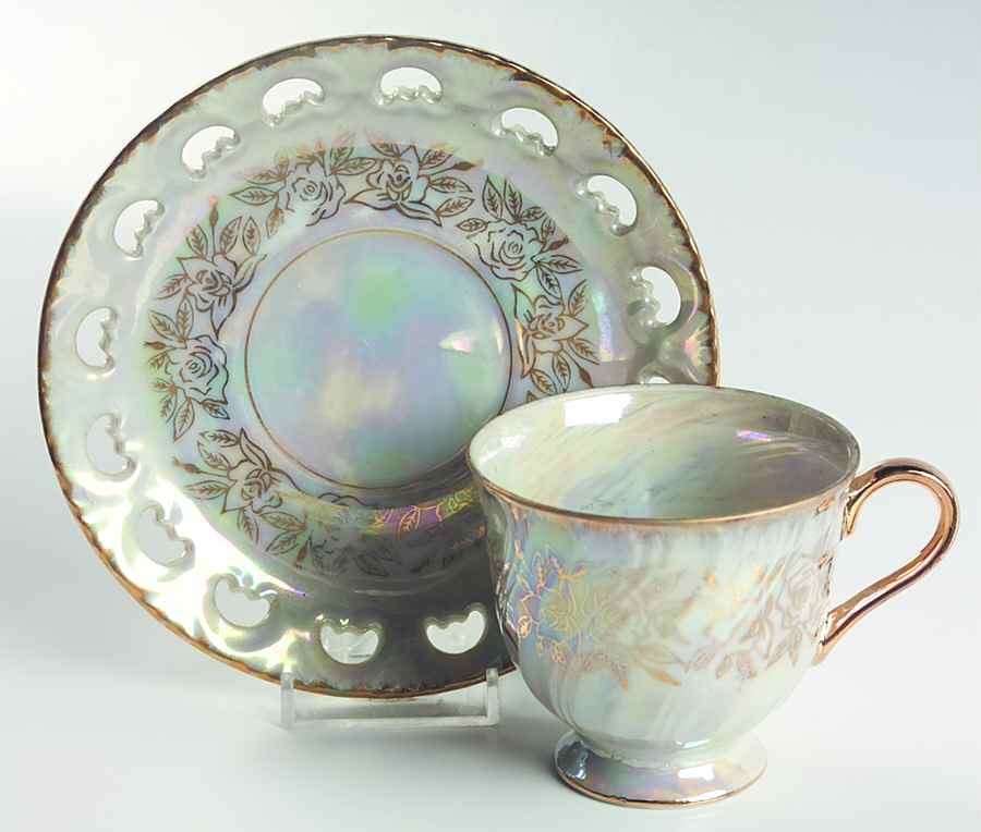 KUD1 Footed Cup & Saucer Set by Kudo-1