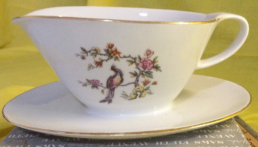 KHL3 Gravy Boat with Attached Underplate by Kahla-1