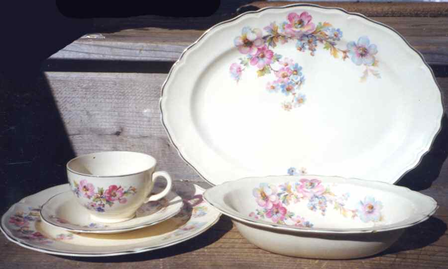 KNO371 9" Oval Vegetable Bowl by Edwin Knowles-1