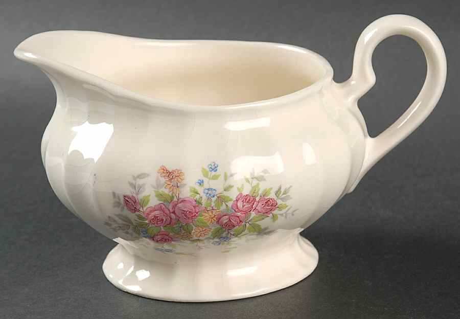 KNO372 Creamer by Edwin Knowles-1