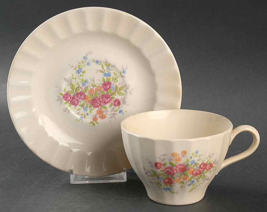 KNO372 Flat Cup & Saucer Set by Edwin Knowles-1