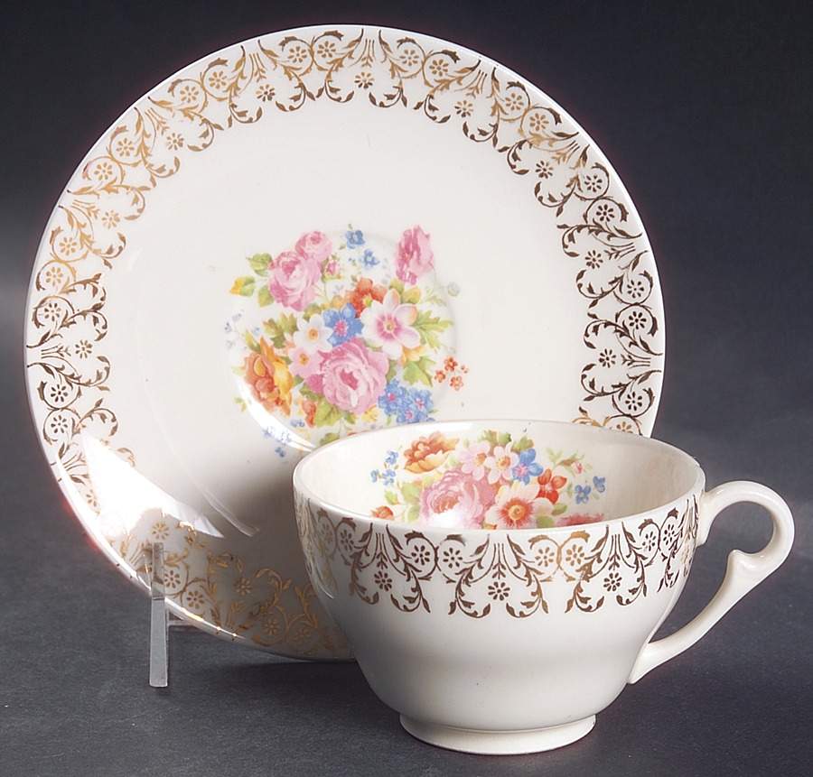 KNO205 Flat Cup & Saucer Set by Edwin Knowles-1