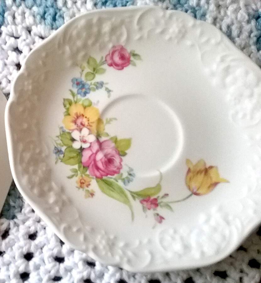 KNO390 Saucer by Edwin Knowles-1
