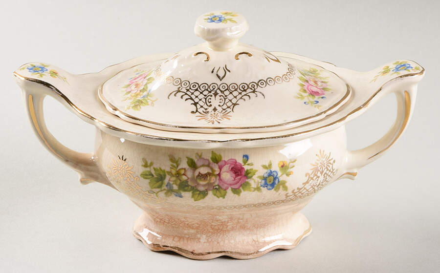 KNO444 Sugar Bowl & Lid by Edwin Knowles-1