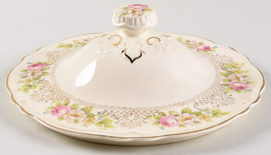 KNO444 Lid for Round Vegetable by Edwin Knowles-1
