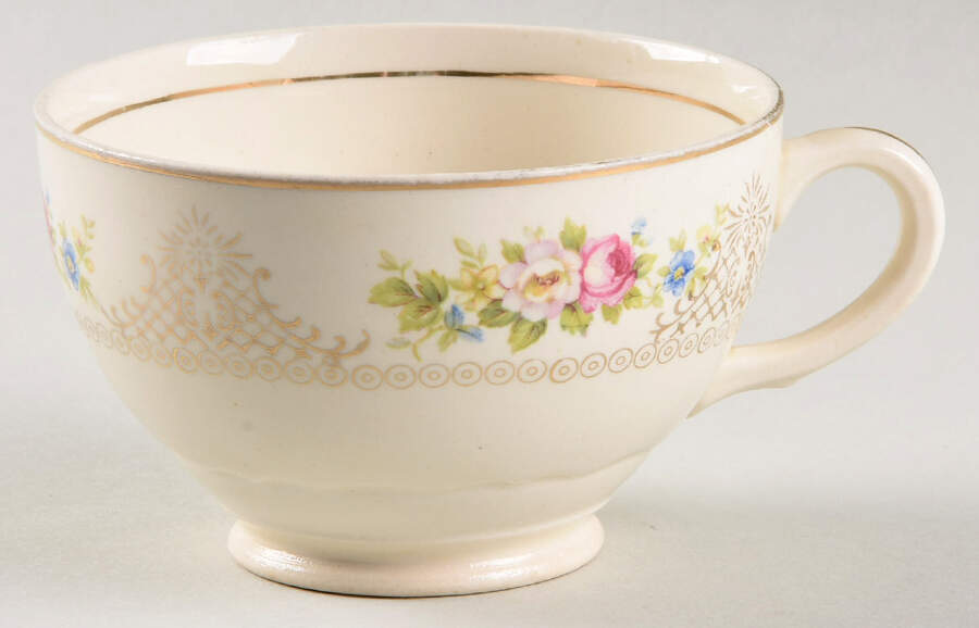 KNO444 Footed Cup by Edwin Knowles-1