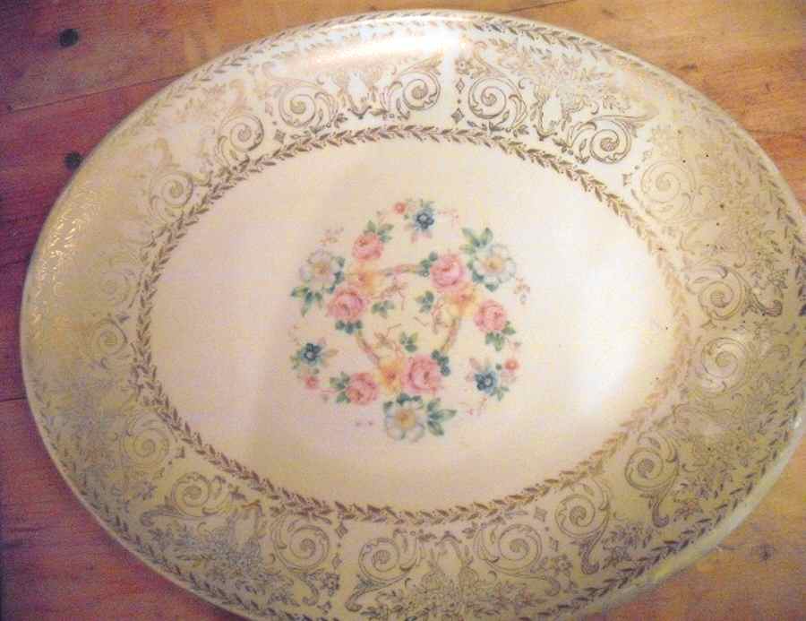 KNO448 14" Oval Serving Platter by Edwin Knowles-1