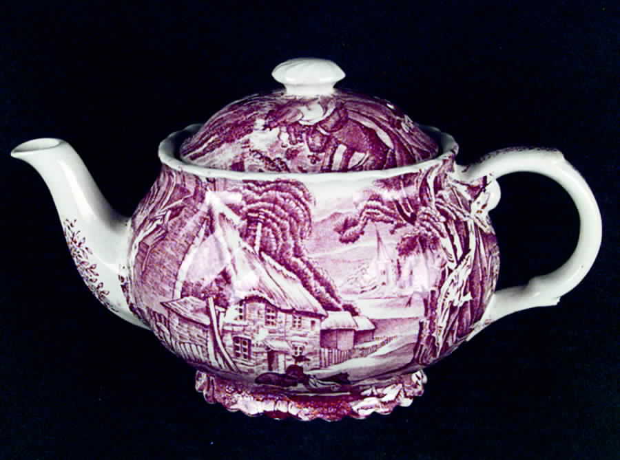 KNT3 Pink Teapot & Lid by James Kent (England)-1