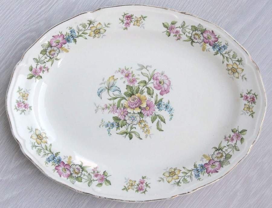 Isabella 11" Oval Serving Platter by Edwin Knowles-1