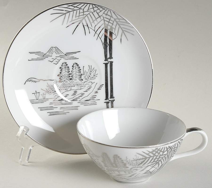 KUT66 Flat Cup & Saucer Set by Kutani-1