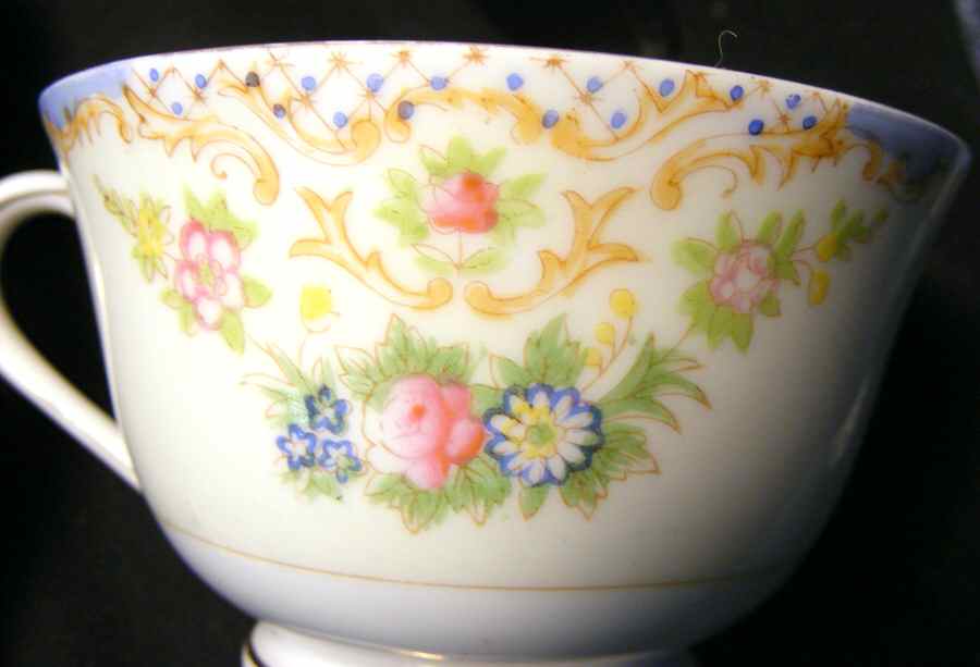 KON79 Footed Cup by Kongo-1