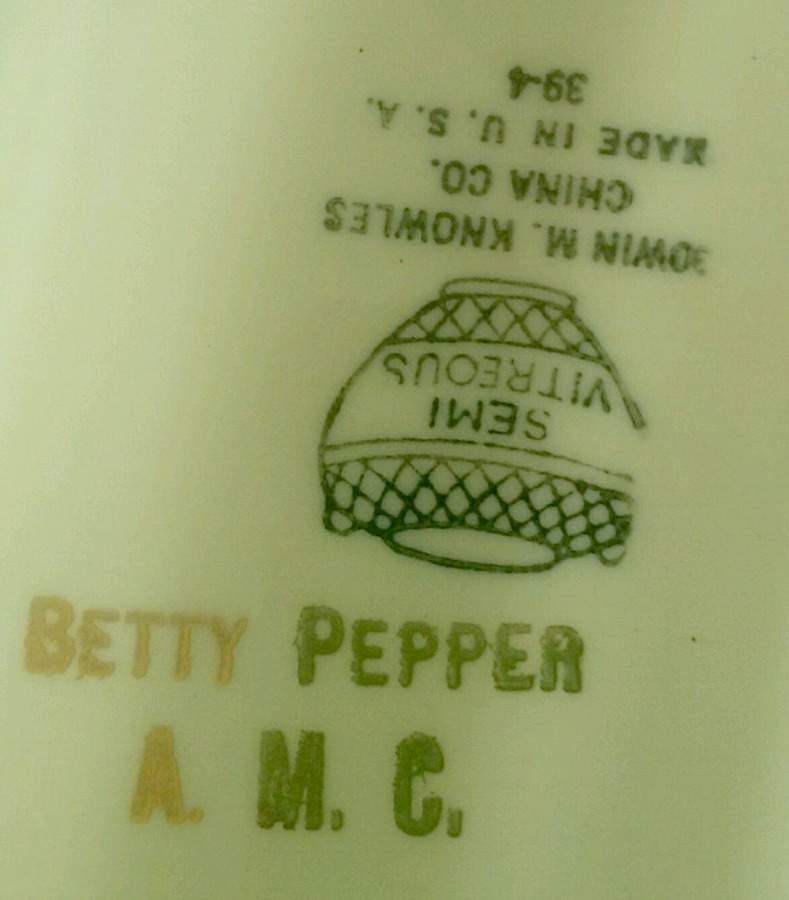 Betty Pepper Dinner Plate by Edwin Knowles-1